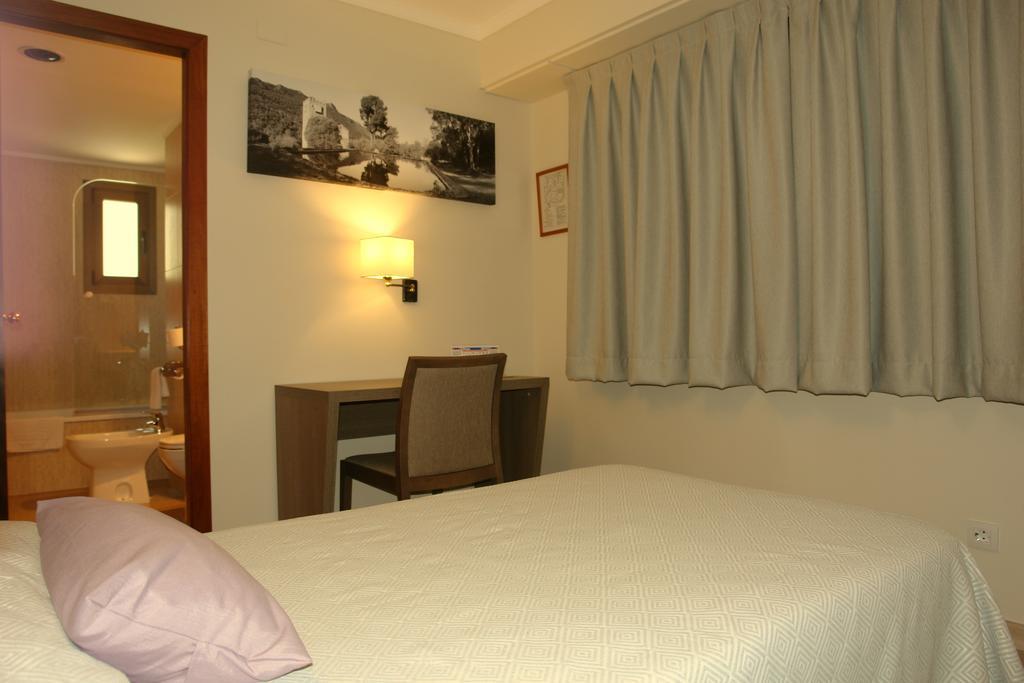 Hotel Avenida Plaza Alzira Oda fotoğraf